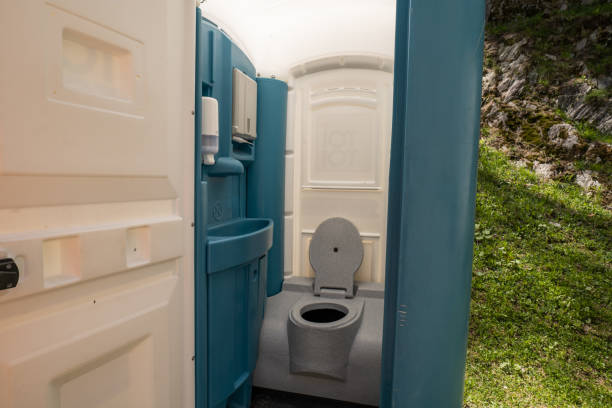 Best Portable bathroom rental  in Willards, MD